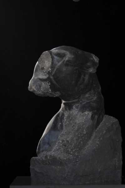 「黒いトルソ2001」/黒御影石