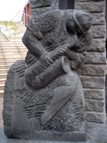 「飛翔の門/路地裏」鹿児島情報高等学校創立50周年記念/桜島溶岩